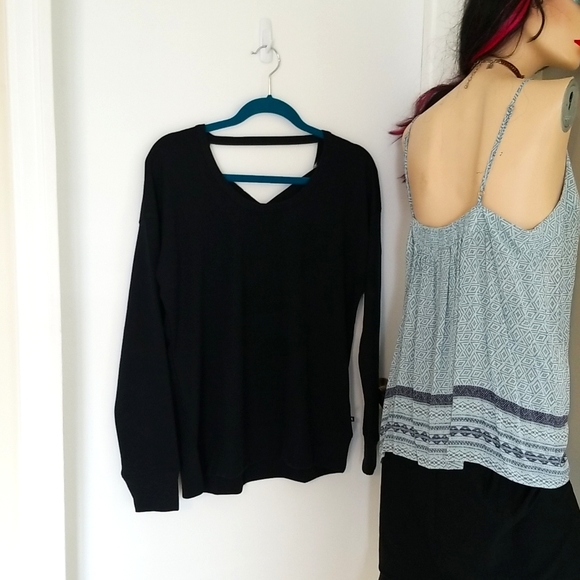 Marika active wear top sz m - Picture 2 of 8